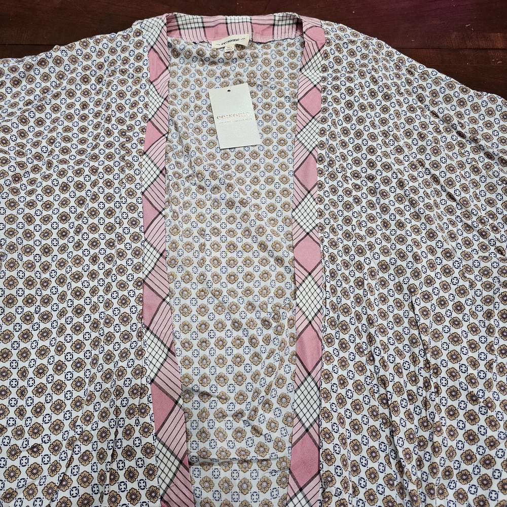 Eesome Pink and Blue Patterned Kimono